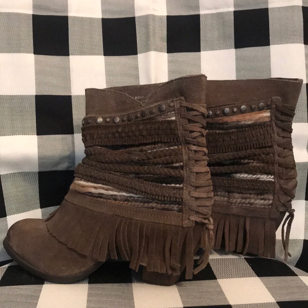 Women’s ankle fringe boots size 7.5
